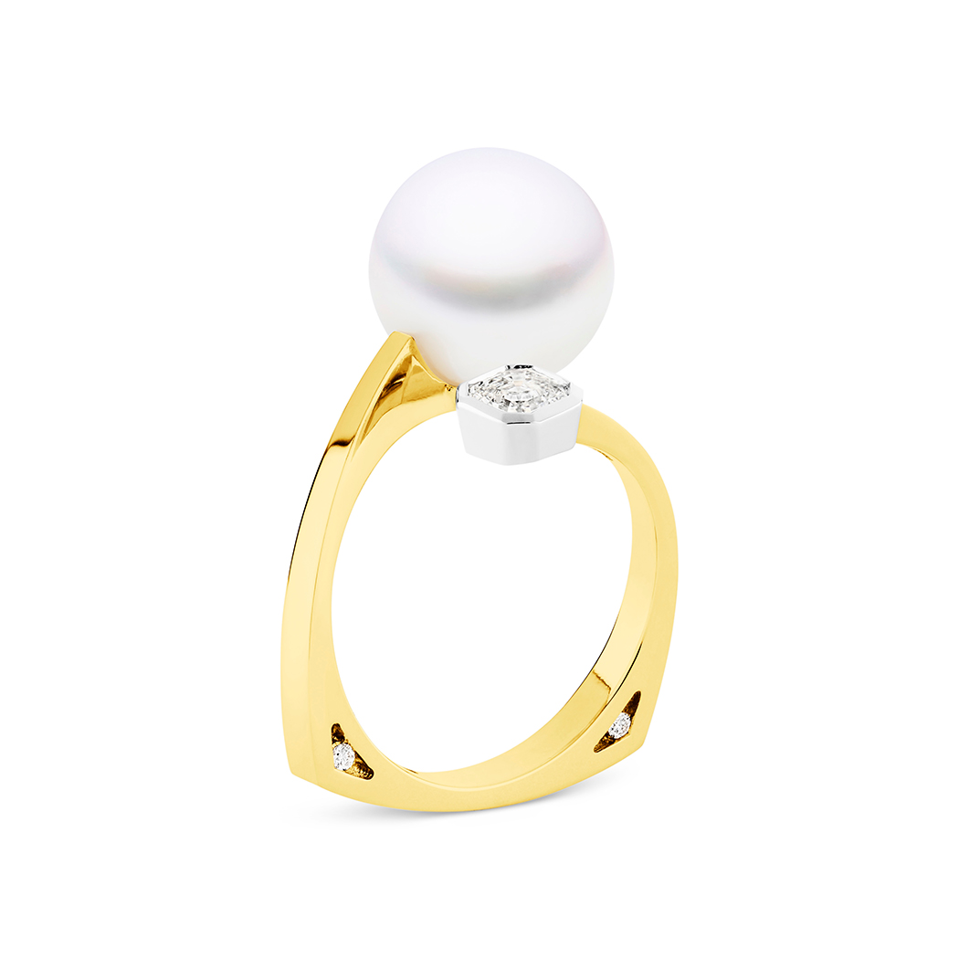 280013 San Ena Pearl and Diamond Ring