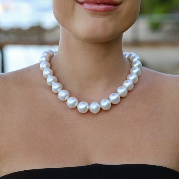 Pearl Strands Australia  Australian South Sea Pearl Strands - Kailis