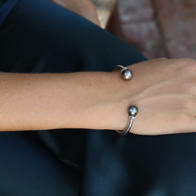 Twin Pearl Cuff, Tahitian lifestyle